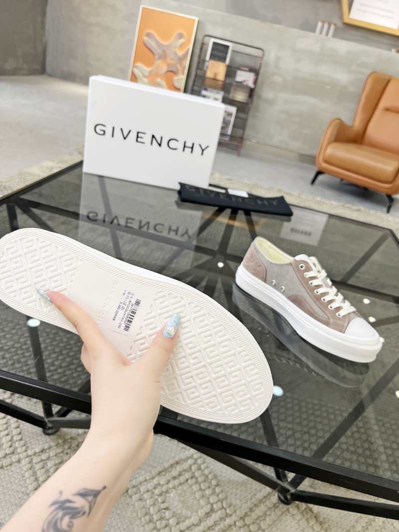 Givenchy Sneakers